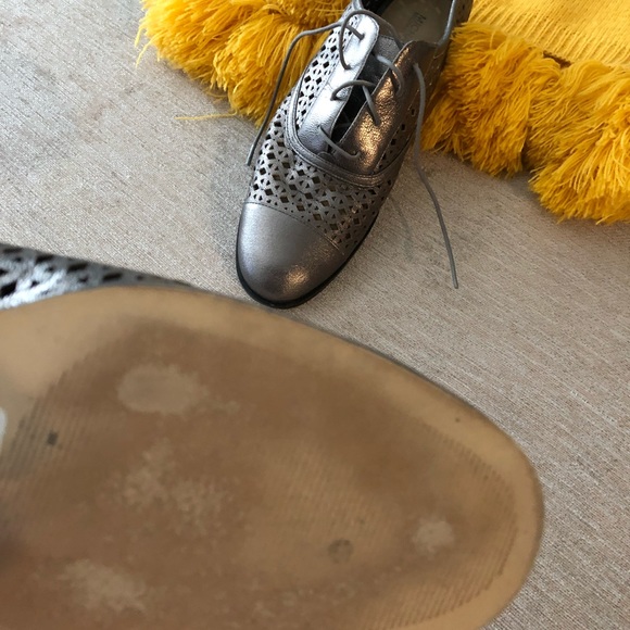 Michael Kors lace up flats - Picture 3 of 3